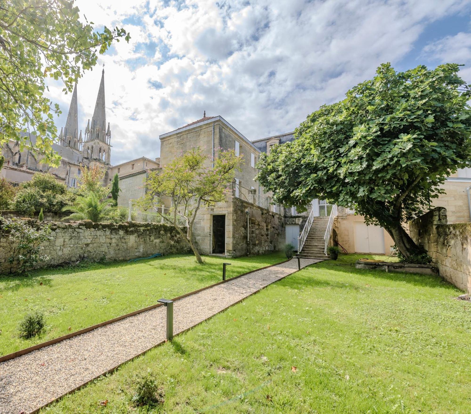 De L'Art A La Maniere - Chambre D'Hotes De Charme - 2 Suites Haut De Gamme - Ideal Couple & Famille - Piscine - Terrasse - Calme - 15Min Saint-Emilion - Experience Restauration D'Oeuvre D'Art Branne  Экстерьер фото